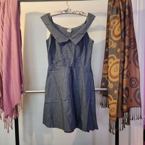 Chic Blue Midi Dress with Collar